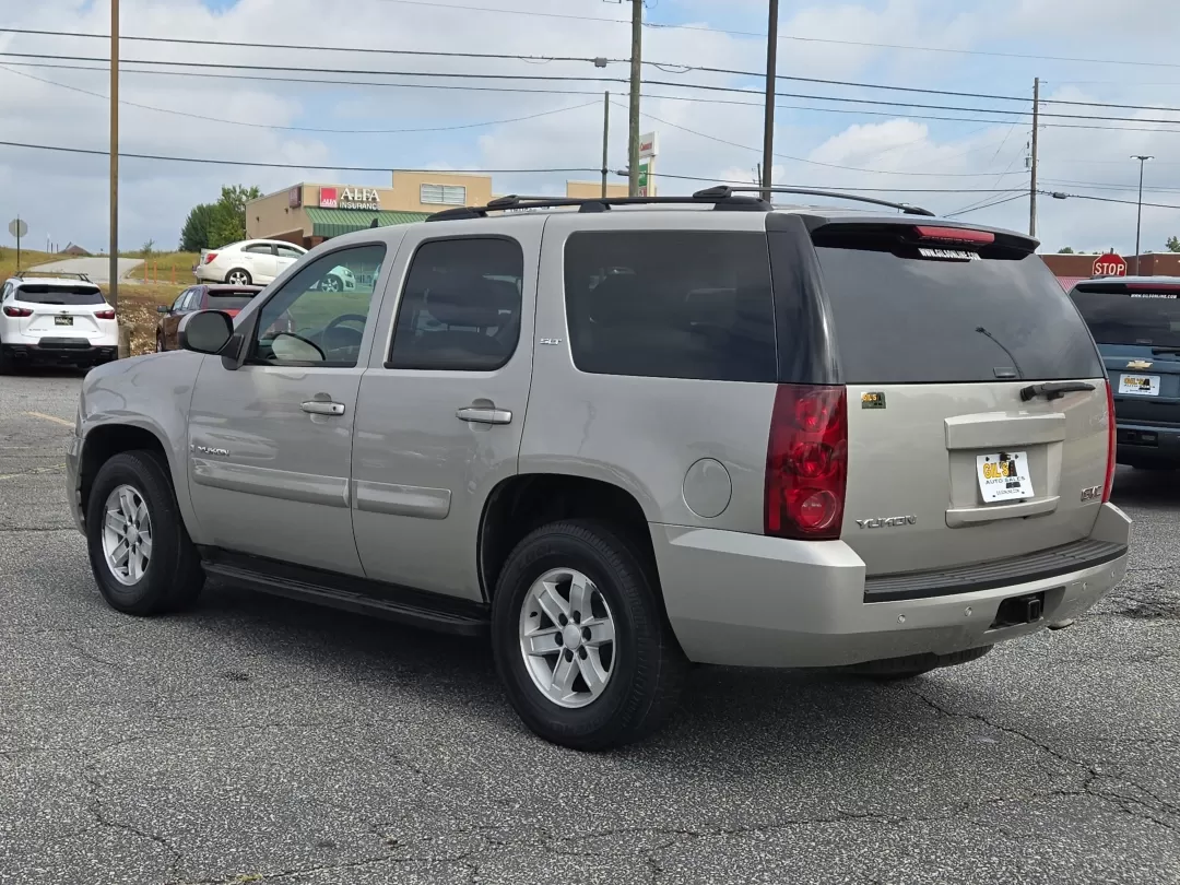 2009 /Ebony GMC Yukon SLT w/4SA (1GKFC33J39R) with an Other engine, located at 3959 U.S. 80 W, Phenix City, AL, 36870, (334) 297-4885, 32.469296, -85.135185 - **Explore Your Next Adventure in this 2009 GMC Yukon SLT Perfect for Family Road Trips and Weekend Getaways!**<br /> <br /> Are you ready to upgrade your lifestyle with a vehicle that embodies both comfort and capability? Look no further than this stunning 2009 GMC Yukon SLT, available now at Gils - Photo#7