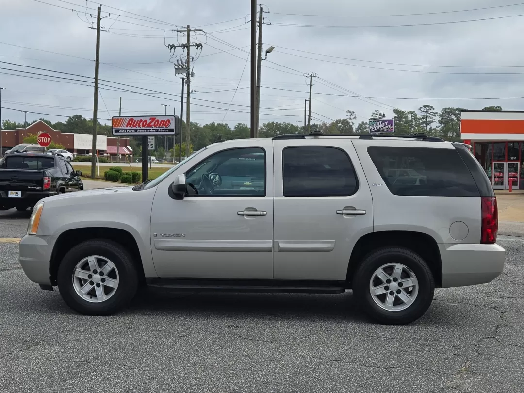2009 /Ebony GMC Yukon SLT w/4SA (1GKFC33J39R) with an Other engine, located at 3959 U.S. 80 W, Phenix City, AL, 36870, (334) 297-4885, 32.469296, -85.135185 - **Explore Your Next Adventure in this 2009 GMC Yukon SLT Perfect for Family Road Trips and Weekend Getaways!**<br /> <br /> Are you ready to upgrade your lifestyle with a vehicle that embodies both comfort and capability? Look no further than this stunning 2009 GMC Yukon SLT, available now at Gils - Photo#8