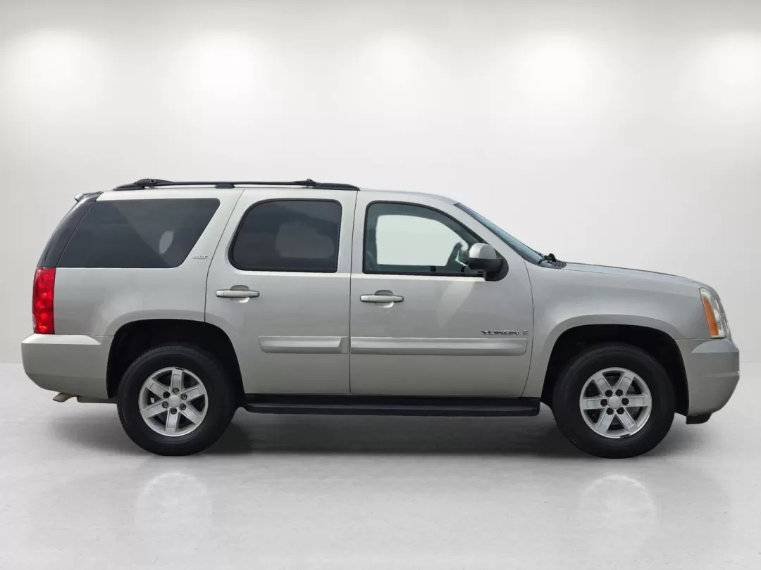 2009 /Ebony GMC Yukon SLT w/4SA (1GKFC33J39R) with an Other engine, located at 5115 14th Ave., Columbus, GA, 31904, (706) 323-0345, 32.511494, -84.971046 - **Explore Your Next Adventure in this 2009 GMC Yukon SLT Perfect for Family Road Trips and Weekend Getaways!**<br /> <br /> Are you ready to upgrade your lifestyle with a vehicle that embodies both comfort and capability? Look no further than this stunning 2009 GMC Yukon SLT, available now at Gils - Photo#4