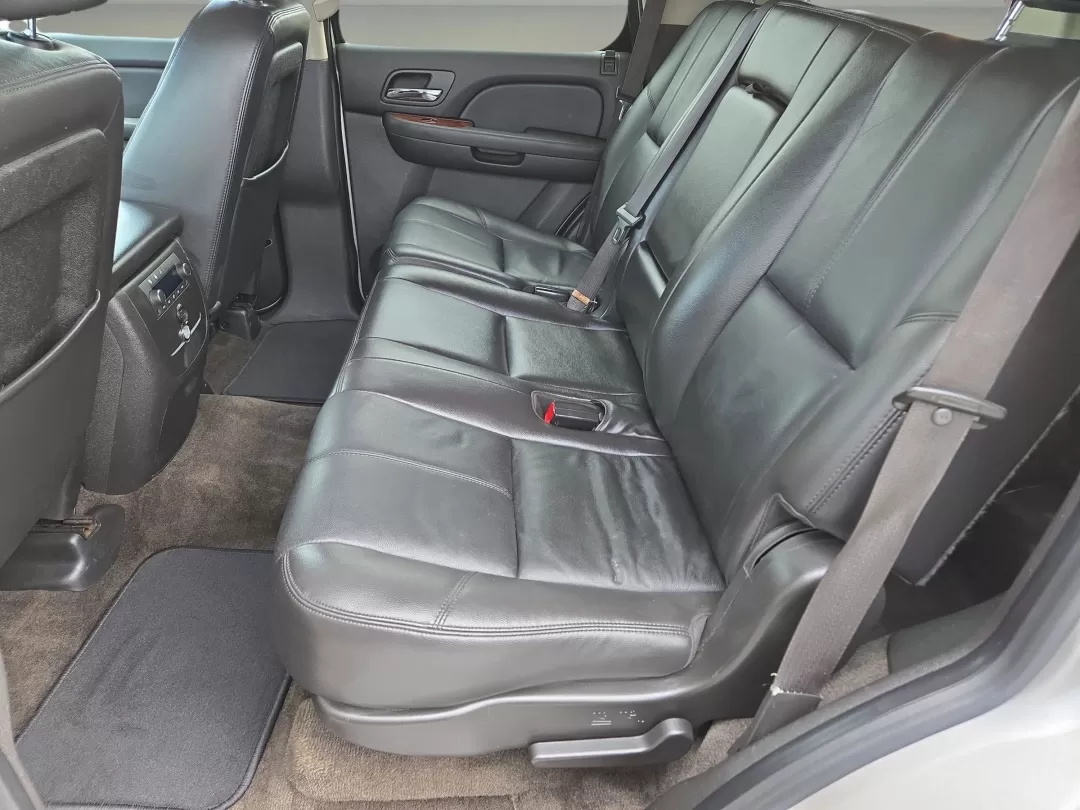 2009 /Ebony GMC Yukon SLT w/4SA (1GKFC33J39R) with an Other engine, located at 5115 14th Ave., Columbus, GA, 31904, (706) 323-0345, 32.511494, -84.971046 - **Explore Your Next Adventure in this 2009 GMC Yukon SLT Perfect for Family Road Trips and Weekend Getaways!**<br /> <br /> Are you ready to upgrade your lifestyle with a vehicle that embodies both comfort and capability? Look no further than this stunning 2009 GMC Yukon SLT, available now at Gils - Photo#12
