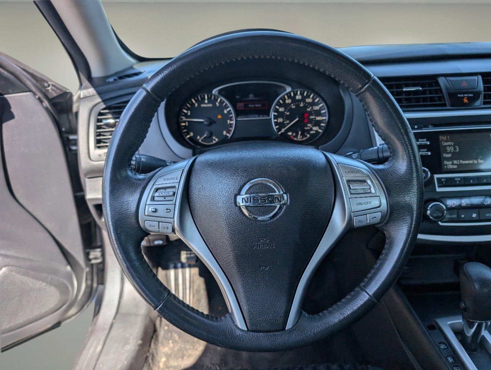 2017 /Charcoal Nissan Altima 2.5 SV (1N4AL3AP1HC) with an Regular Unleaded I-4 2.5 L/152 engine, 1-Speed CVT w/OD transmission, located at 3959 U.S. 80 W, Phenix City, AL, 36870, (334) 297-4885, 32.469296, -85.135185 - 2017 Nissan Altima 2.5 SV - Photo#15