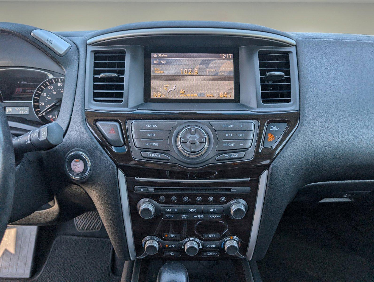 2014 /Charcoal Nissan Pathfinder SL (5N1AR2MN5EC) with an Regular Unleaded V-6 3.5 L/213 engine, 1-Speed CVT w/OD transmission, located at 3959 U.S. 80 W, Phenix City, AL, 36870, (334) 297-4885, 32.469296, -85.135185 - 2014 Nissan Pathfinder SL - Photo#13