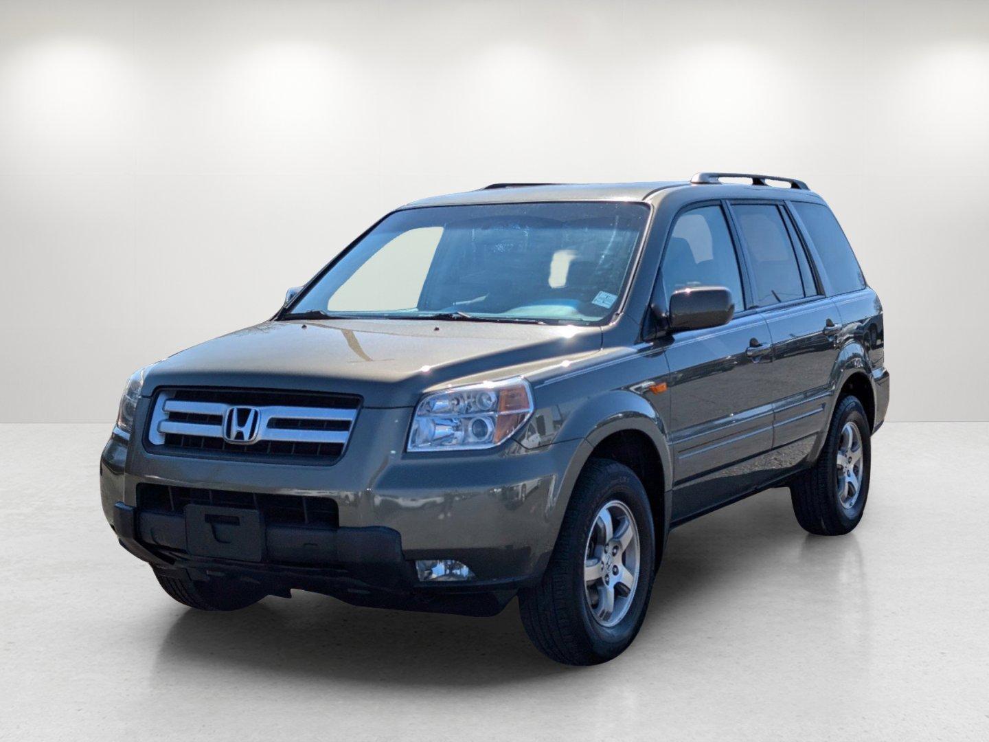 2007 Honda Pilot EX (5FNYF28467B) with an Gas V6 3.5L/212 engine, 5-Speed Automatic w/OD transmission, located at 3959 U.S. 80 W, Phenix City, AL, 36870, (334) 297-4885, 32.469296, -85.135185 - 2007 Honda Pilot EX - Photo#0