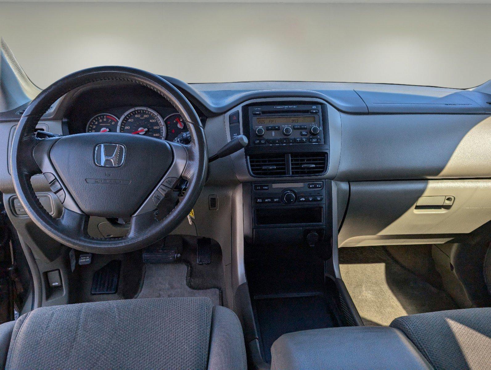 2007 Honda Pilot EX (5FNYF28467B) with an Gas V6 3.5L/212 engine, 5-Speed Automatic w/OD transmission, located at 3959 U.S. 80 W, Phenix City, AL, 36870, (334) 297-4885, 32.469296, -85.135185 - 2007 Honda Pilot EX - Photo#11