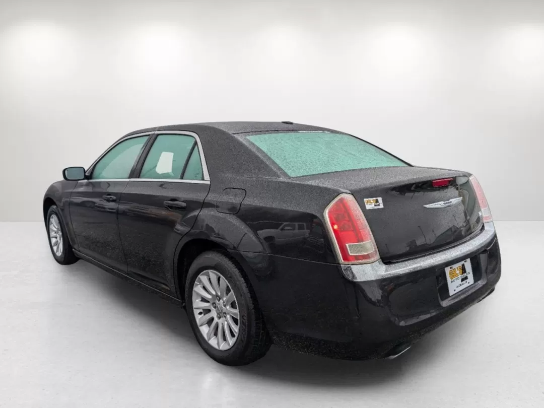 2011 /Black Interior Chrysler 300 (2C3CA4CGXBH) with an Other engine, located at 3959 U.S. 80 W, Phenix City, AL, 36870, (334) 297-4885, 32.469296, -85.135185 - 2011 Chrysler 300 - Photo#6