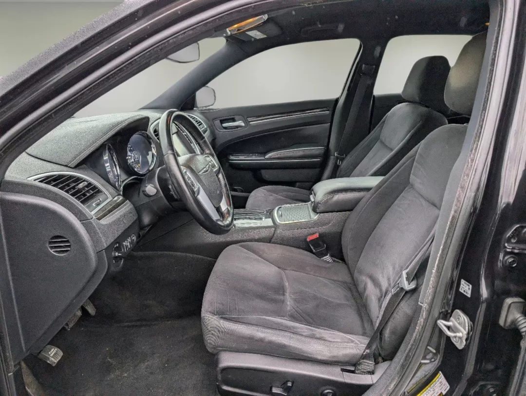 2011 /Black Interior Chrysler 300 (2C3CA4CGXBH) with an Other engine, located at 3959 U.S. 80 W, Phenix City, AL, 36870, (334) 297-4885, 32.469296, -85.135185 - 2011 Chrysler 300 - Photo#9