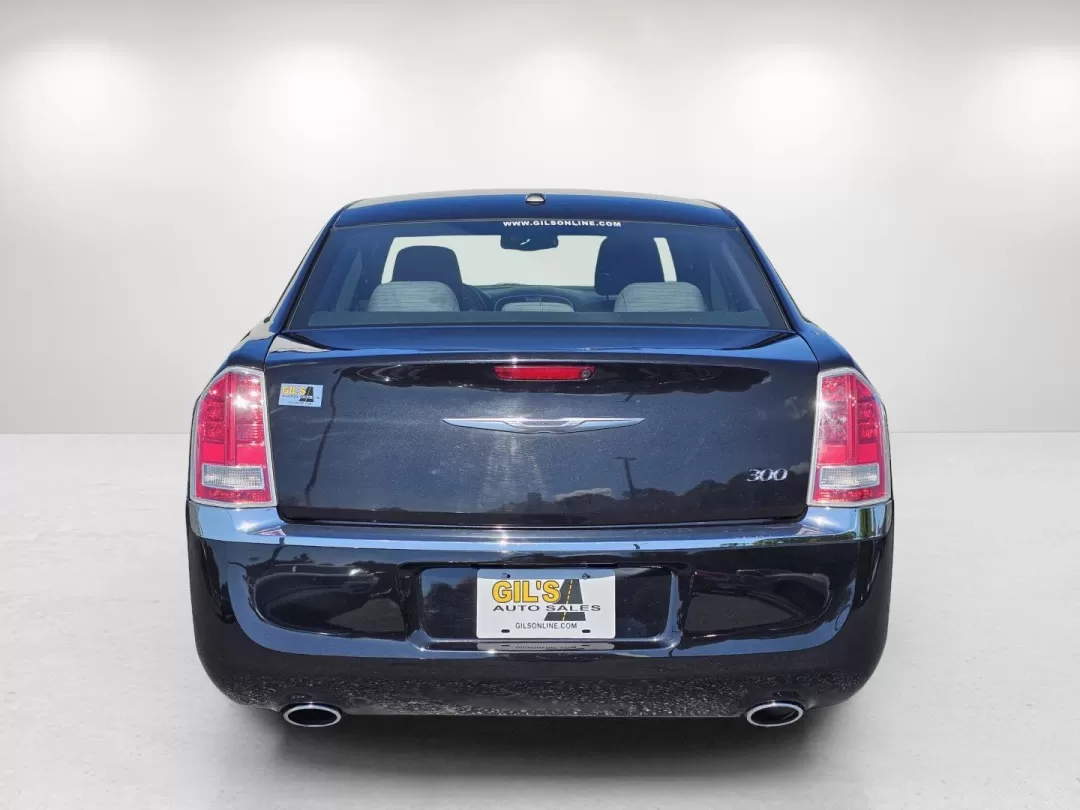 2011 /Black Interior Chrysler 300 (2C3CA4CGXBH) with an Other engine, located at 3959 U.S. 80 W, Phenix City, AL, 36870, (334) 297-4885, 32.469296, -85.135185 - 2011 Chrysler 300 - Photo#24