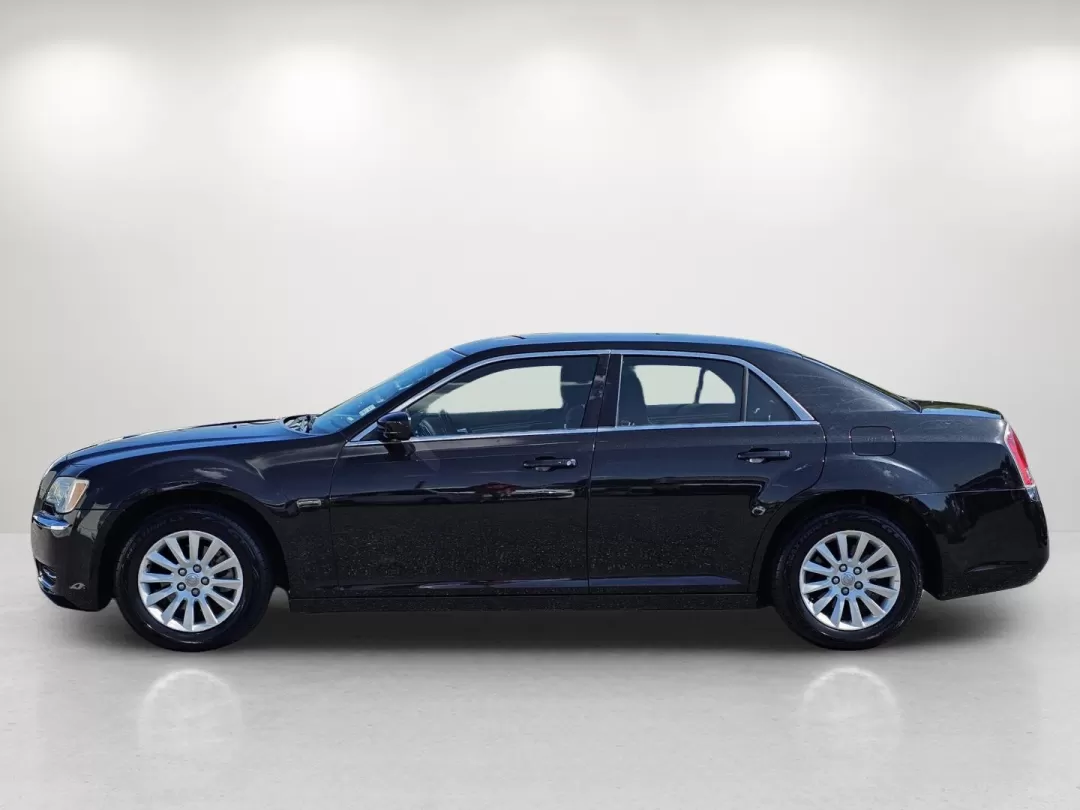 2011 /Black Interior Chrysler 300 (2C3CA4CGXBH) with an Other engine, located at 3959 U.S. 80 W, Phenix City, AL, 36870, (334) 297-4885, 32.469296, -85.135185 - 2011 Chrysler 300 - Photo#26