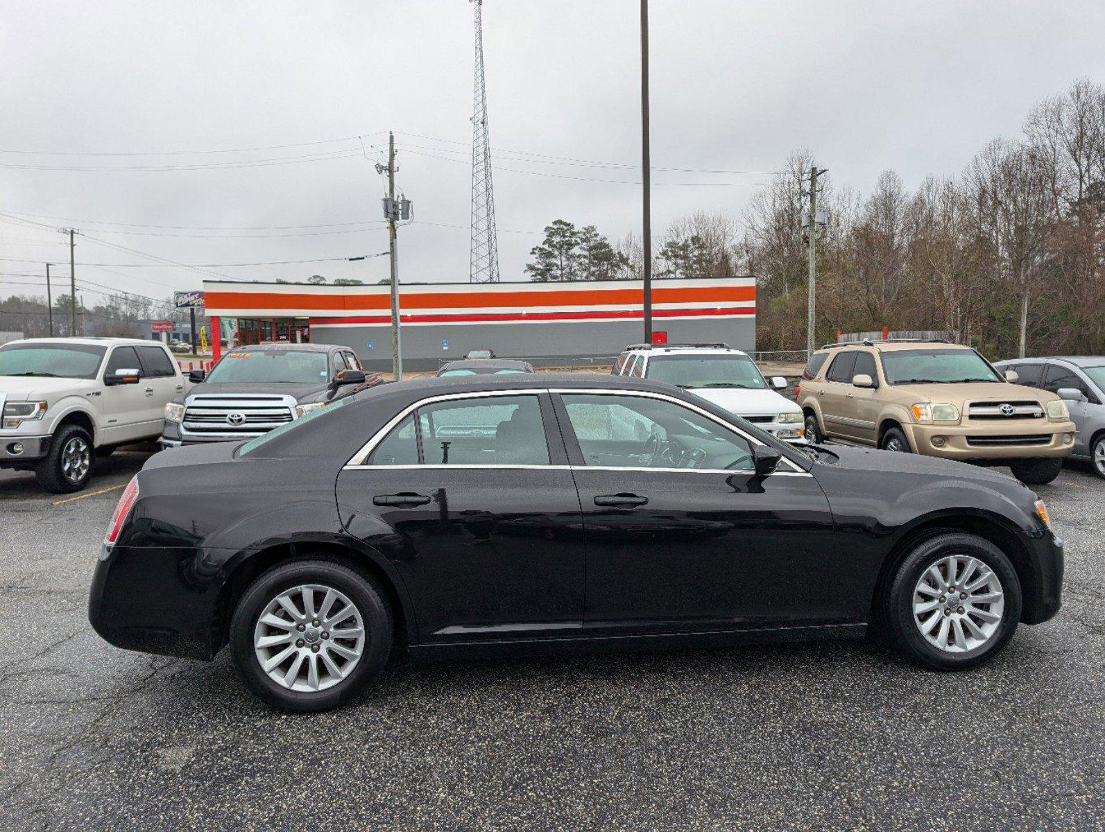 2011 /Black Interior Chrysler 300 (2C3CA4CGXBH) with an Gas/Ethanol V6 3.6L/220 engine, 5-Speed Automatic w/Manual Shift transmission, located at 804 22nd Ave, Phenix City, AL, 36870, (334) 297-1860, 32.484749, -85.024475 - 2011 Chrysler 300 - Photo#3