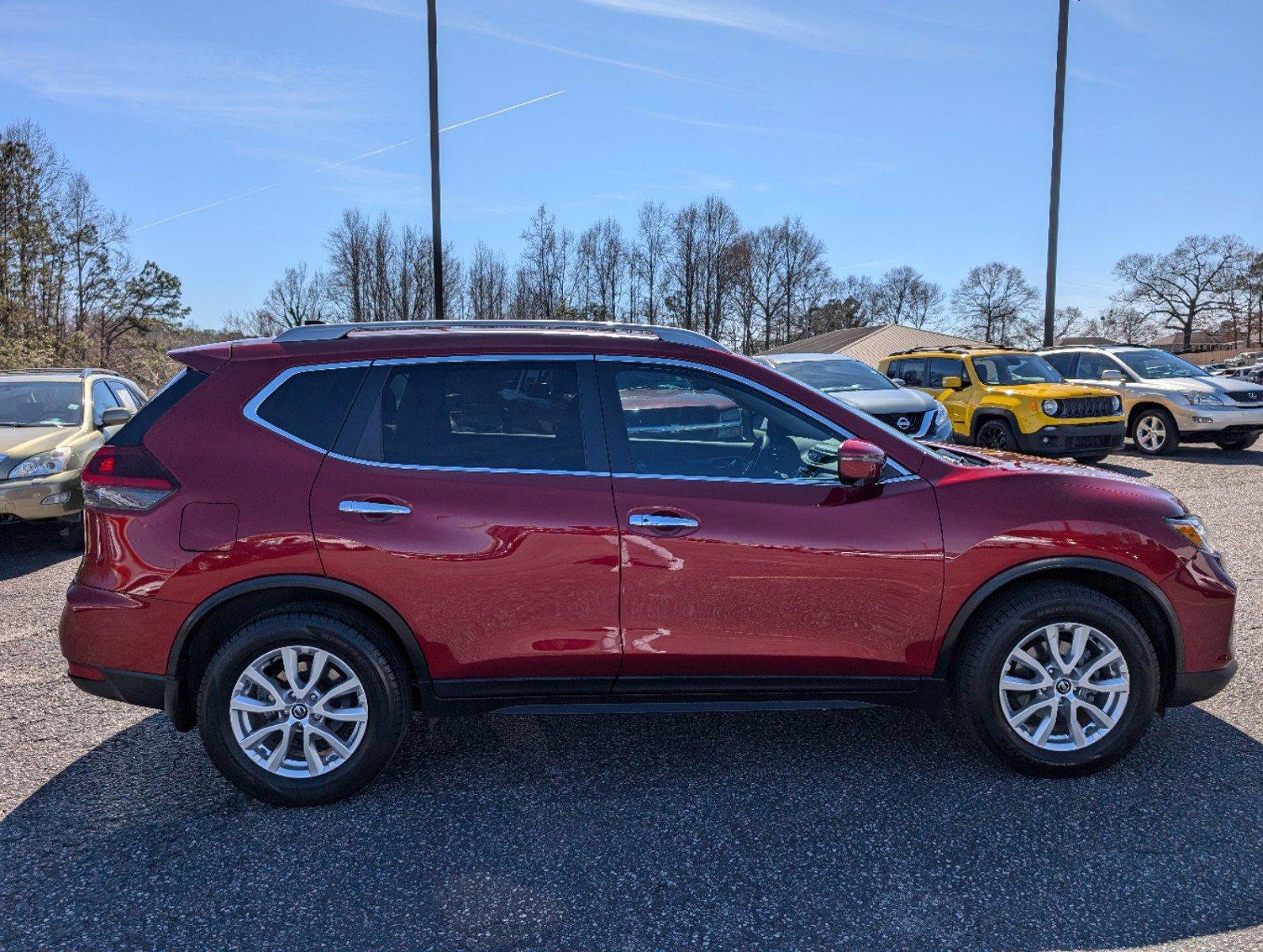 2018 /Charcoal Nissan Rogue SV (5N1AT2MT0JC) with an Regular Unleaded I-4 2.5 L/152 engine, 1-Speed CVT w/OD transmission, located at 3959 U.S. 80 W, Phenix City, AL, 36870, (334) 297-4885, 32.469296, -85.135185 - 2018 Nissan Rogue SV - Photo#3