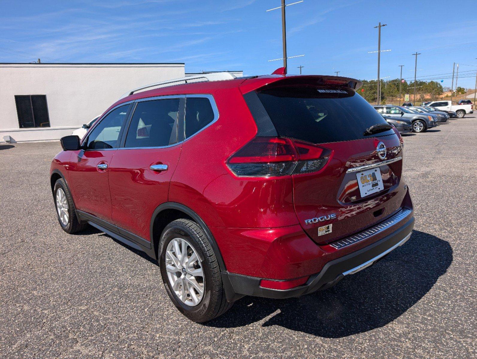 2018 /Charcoal Nissan Rogue SV (5N1AT2MT0JC) with an Regular Unleaded I-4 2.5 L/152 engine, 1-Speed CVT w/OD transmission, located at 3959 U.S. 80 W, Phenix City, AL, 36870, (334) 297-4885, 32.469296, -85.135185 - 2018 Nissan Rogue SV - Photo#6