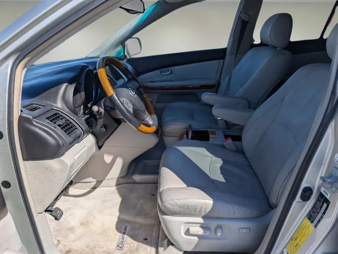 2007 Lexus RX 350 (2T2HK31U07C) with an Gas V6 3.5L/210 engine, 5-Speed Automatic transmission, located at 3959 U.S. 80 W, Phenix City, AL, 36870, (334) 297-4885, 32.469296, -85.135185 - 2007 Lexus RX 350 - Photo#10