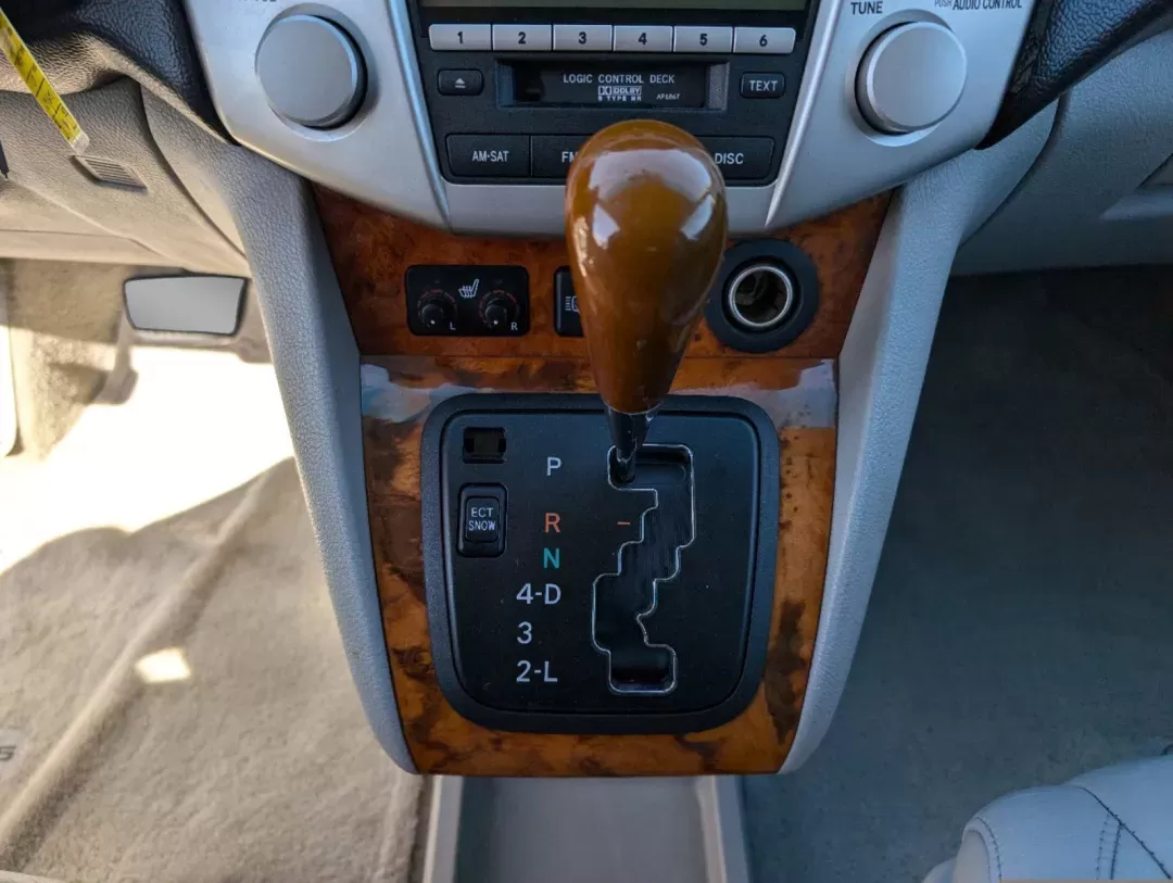 2007 Lexus RX 350 (2T2HK31U07C) with an Gas V6 3.5L/210 engine, 5-Speed Automatic transmission, located at 3959 U.S. 80 W, Phenix City, AL, 36870, (334) 297-4885, 32.469296, -85.135185 - 2007 Lexus RX 350 - Photo#13