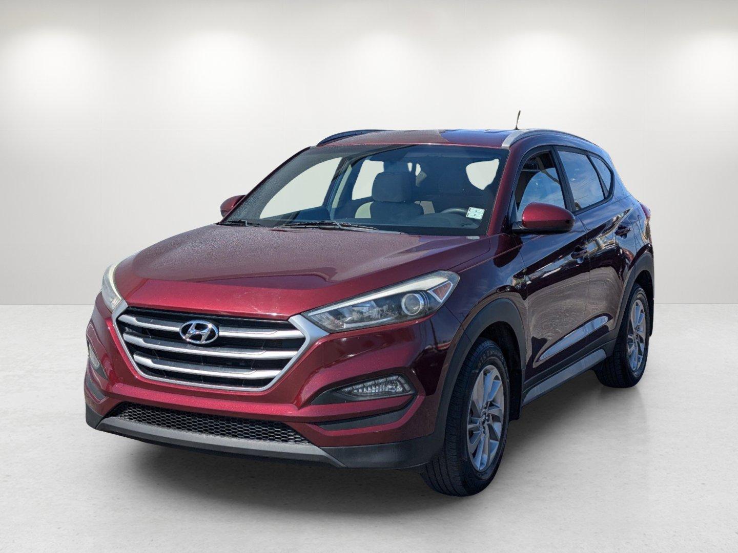 2017 /Beige Hyundai Tucson SE (KM8J33A42HU) with an Regular Unleaded I-4 2.0 L/122 engine, 6-Speed Automatic w/OD transmission, located at 5115 14th Ave., Columbus, GA, 31904, (706) 323-0345, 32.511494, -84.971046 - 2017 Hyundai Tucson SE - Photo#0