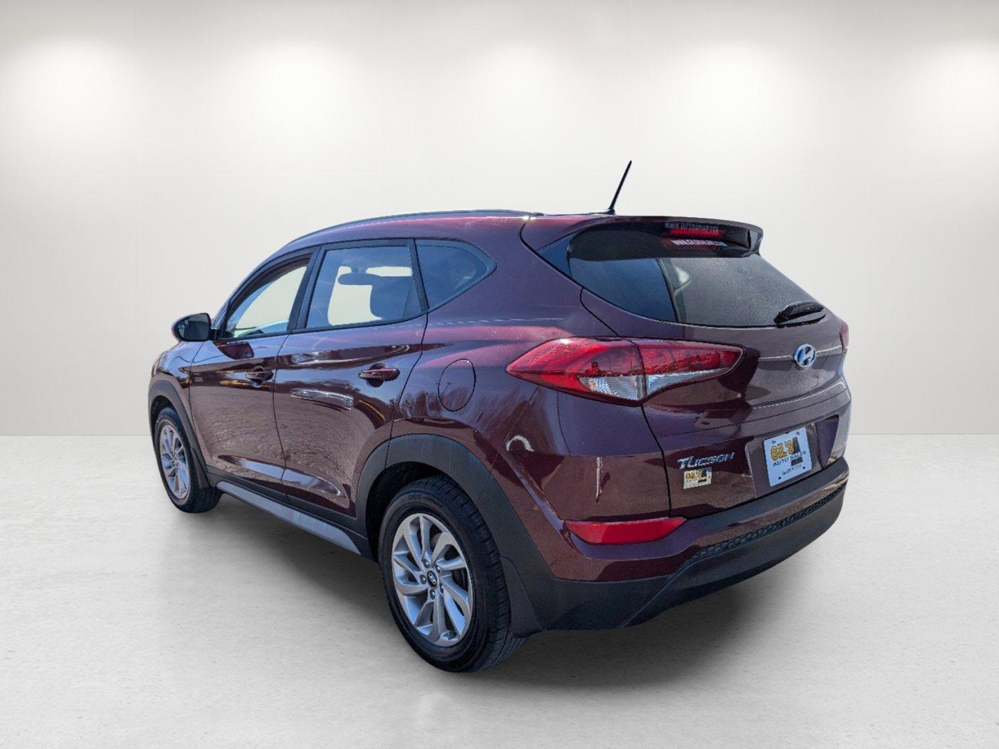 2017 /Beige Hyundai Tucson SE (KM8J33A42HU) with an Regular Unleaded I-4 2.0 L/122 engine, 6-Speed Automatic w/OD transmission, located at 5115 14th Ave., Columbus, GA, 31904, (706) 323-0345, 32.511494, -84.971046 - 2017 Hyundai Tucson SE - Photo#6