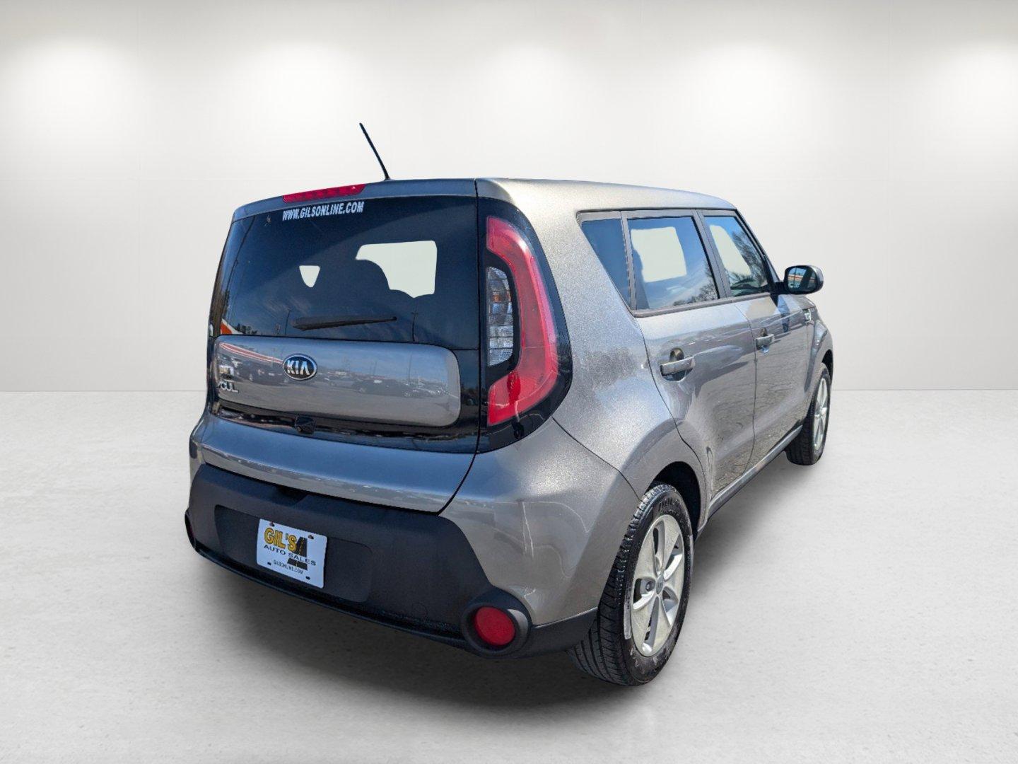 2016 /Gray 2-Tone Kia Soul Base (KNDJN2A25G7) with an Regular Unleaded I-4 1.6 L/97 engine, 6-Speed Automatic w/OD transmission, located at 3959 U.S. 80 W, Phenix City, AL, 36870, (334) 297-4885, 32.469296, -85.135185 - 2016 Kia Soul Base - Photo#4