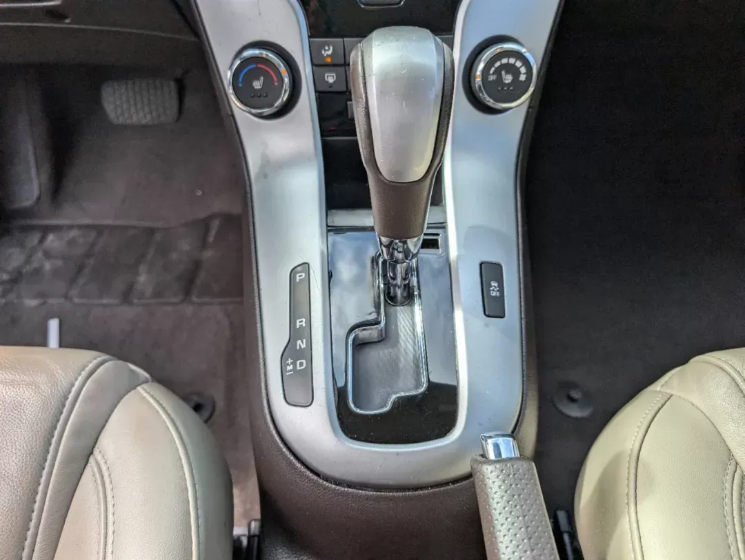 2014 /Cocoa/Light Neutral Chevrolet Cruze 2LT (1G1PE5SB4E7) with an Other engine, located at 1430 Gateway Drive, Opelika, AL, 36801, (334) 239-0944, 32.637871, -85.409790 - **Elevate Your Daily Drive with This 2014 Chevrolet Cruze 2LT!**<br /> <br /> Are you searching for the perfect vehicle that seamlessly blends comfort, style, and practicality? Look no further! This 2014 Chevrolet Cruze 2LT is designed for those who want a reliable companion for their daily commutes - Photo#12
