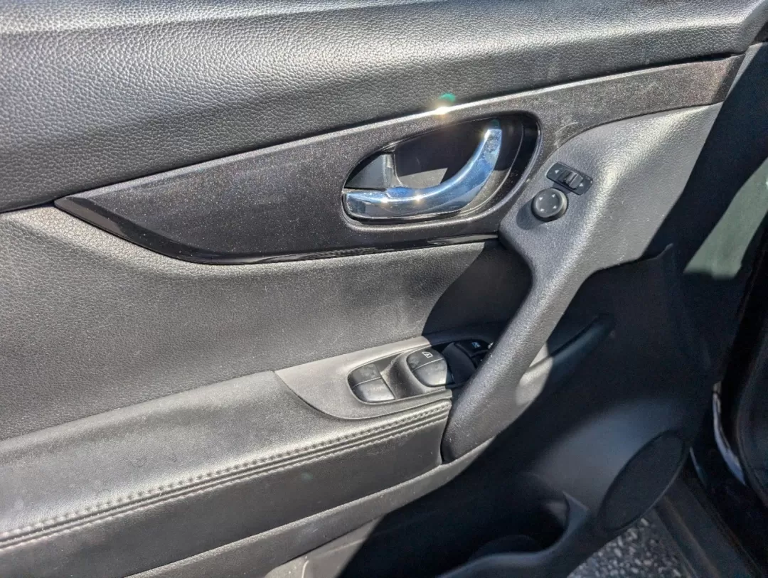 2018 /Charcoal Nissan Rogue S (JN8AT2MT8JW) with an Other engine, located at 1430 Gateway Drive, Opelika, AL, 36801, (334) 239-0944, 32.637871, -85.409790 - 2018 Nissan Rogue S - Photo#8