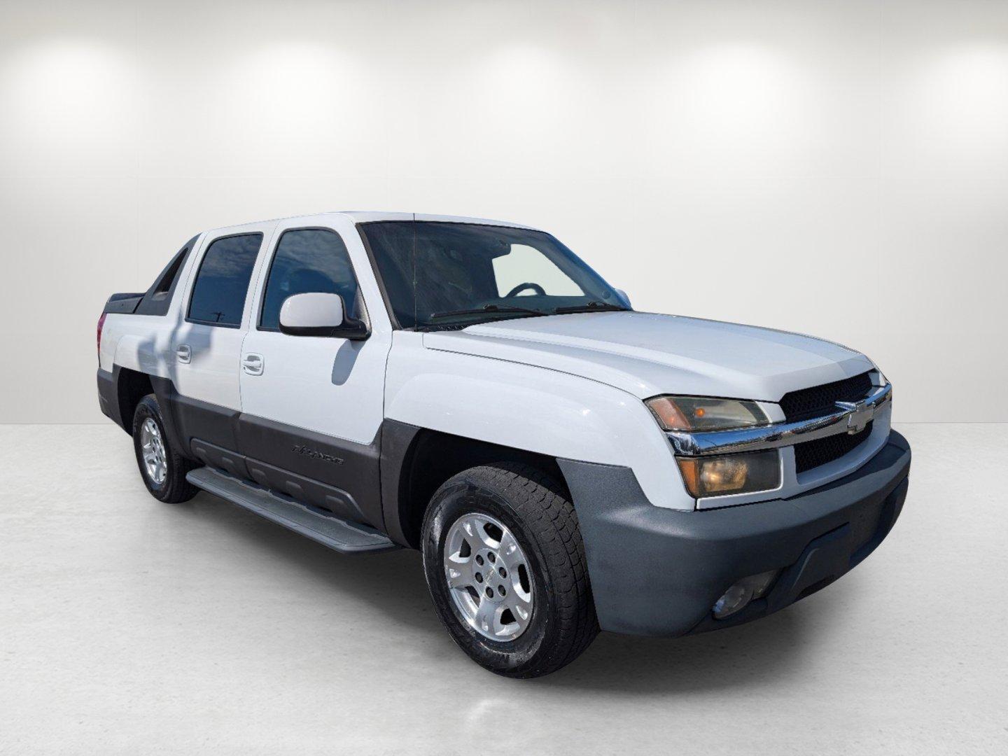 2003 Chevrolet Avalanche (3GNEC13T83G) with an Gas V8 5.3L/327 engine, 4-Speed Automatic w/OD transmission, located at 3959 U.S. 80 W, Phenix City, AL, 36870, (334) 297-4885, 32.469296, -85.135185 - 2003 Chevrolet Avalanche - Photo#2