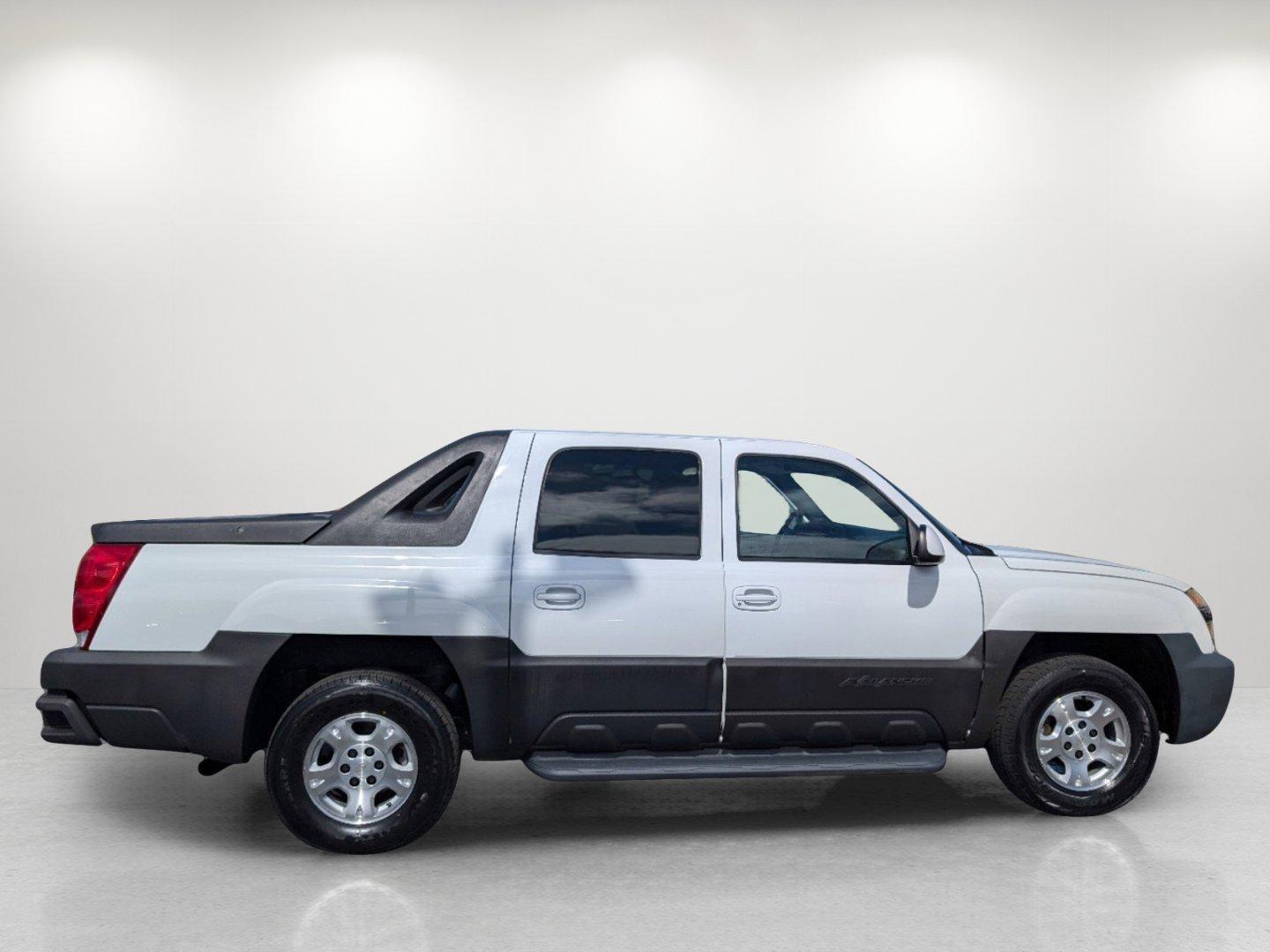 2003 Chevrolet Avalanche (3GNEC13T83G) with an Gas V8 5.3L/327 engine, 4-Speed Automatic w/OD transmission, located at 3959 U.S. 80 W, Phenix City, AL, 36870, (334) 297-4885, 32.469296, -85.135185 - 2003 Chevrolet Avalanche - Photo#3