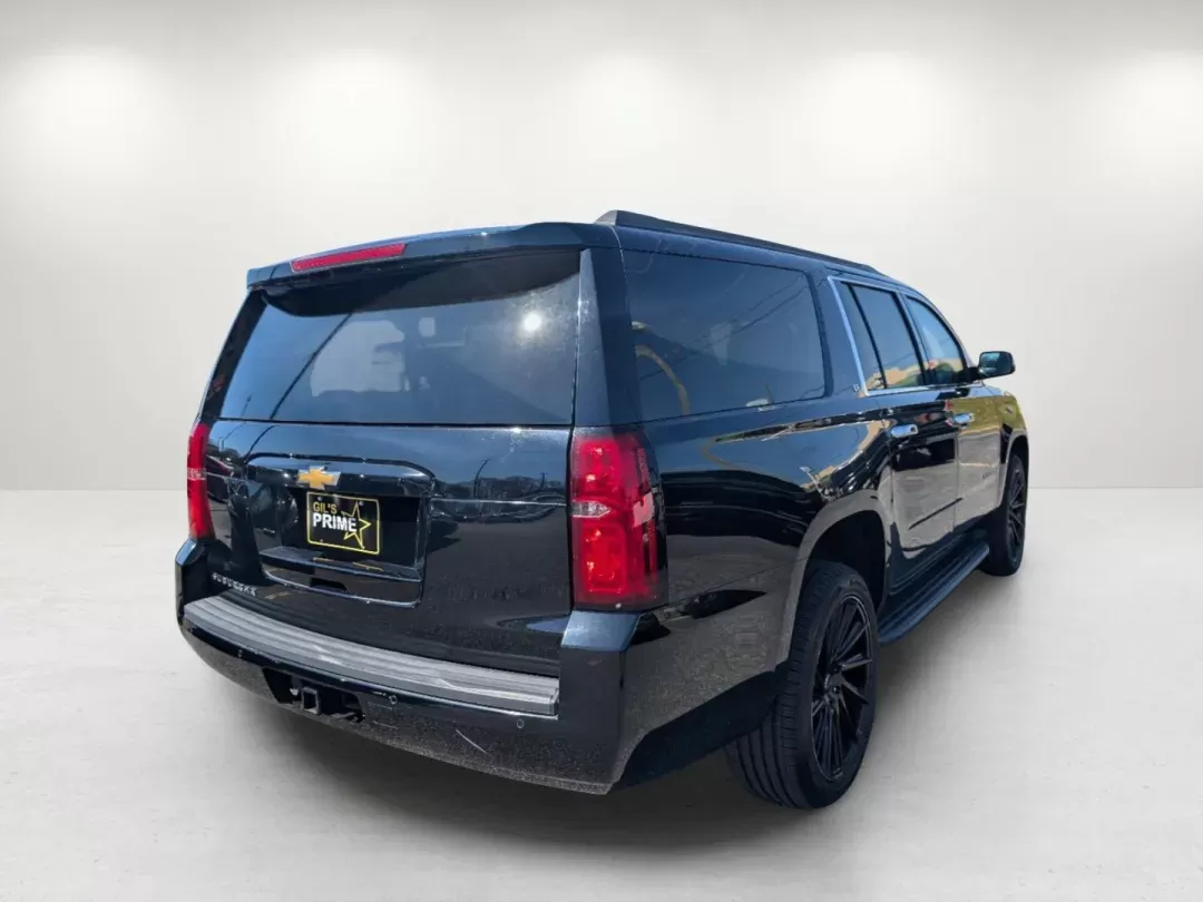 2019 /Cocoa/Dune Chevrolet Suburban LT (1GNSCHKC9KR) with an Gas/Ethanol V8 5.3L/ engine, 6-Speed Automatic transmission, located at 7000 Northlake Connector, Columbus, GA, 31904, (706) 987-8085, 32.524975, -84.978134 - 2019 Chevrolet Suburban LT - Photo#4
