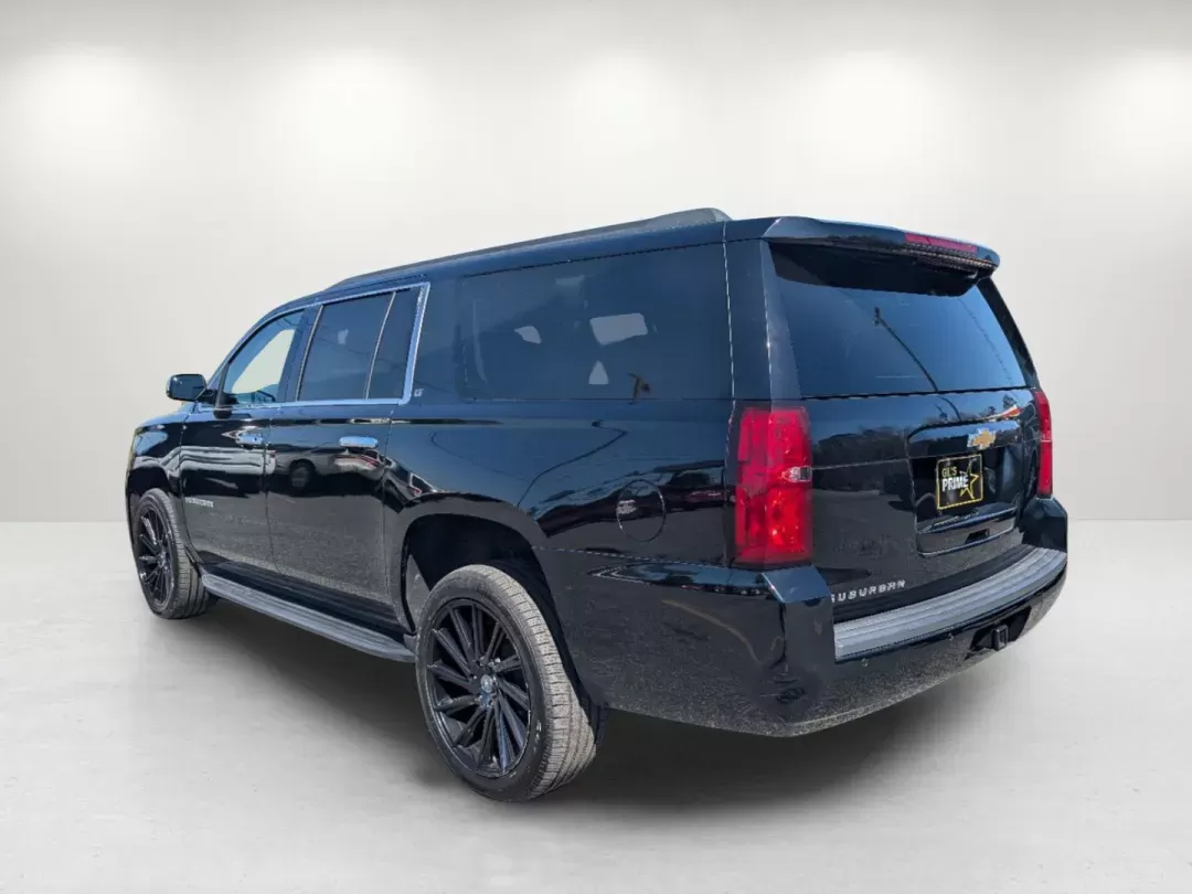 2019 /Cocoa/Dune Chevrolet Suburban LT (1GNSCHKC9KR) with an Gas/Ethanol V8 5.3L/ engine, 6-Speed Automatic transmission, located at 7000 Northlake Connector, Columbus, GA, 31904, (706) 987-8085, 32.524975, -84.978134 - 2019 Chevrolet Suburban LT - Photo#6