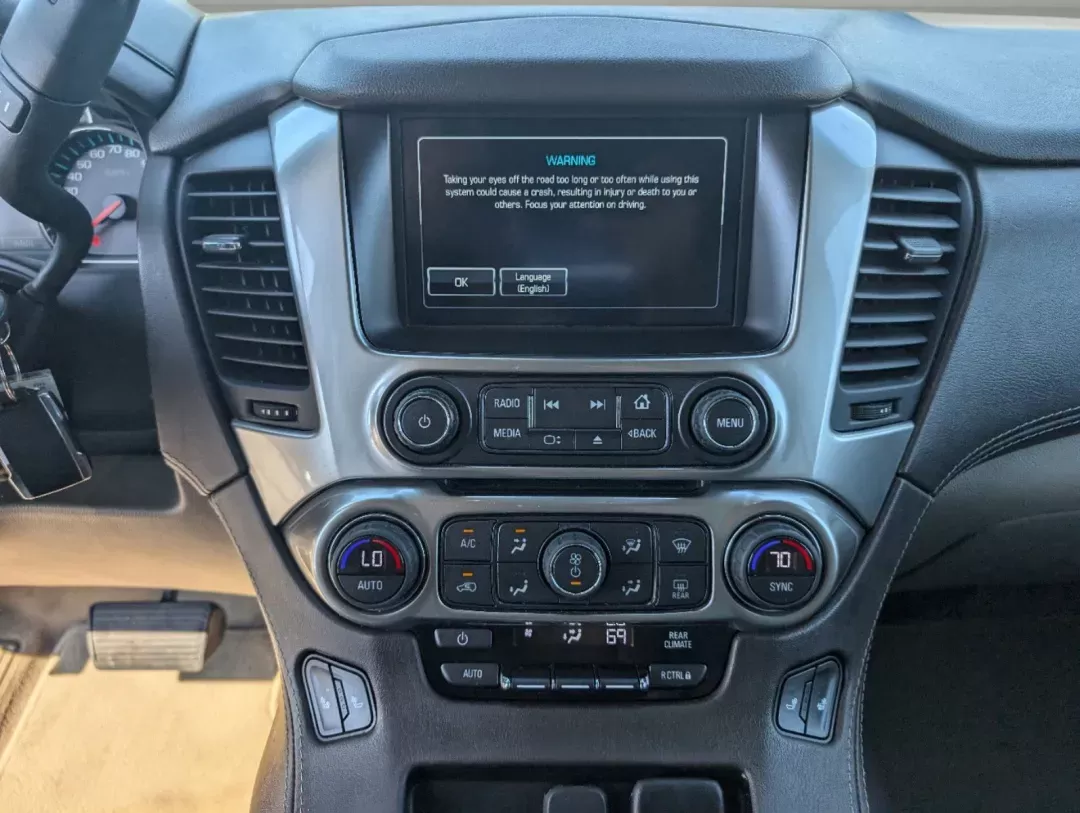 2019 /Cocoa/Dune Chevrolet Suburban LT (1GNSCHKC9KR) with an Gas/Ethanol V8 5.3L/ engine, 6-Speed Automatic transmission, located at 7000 Northlake Connector, Columbus, GA, 31904, (706) 987-8085, 32.524975, -84.978134 - 2019 Chevrolet Suburban LT - Photo#14