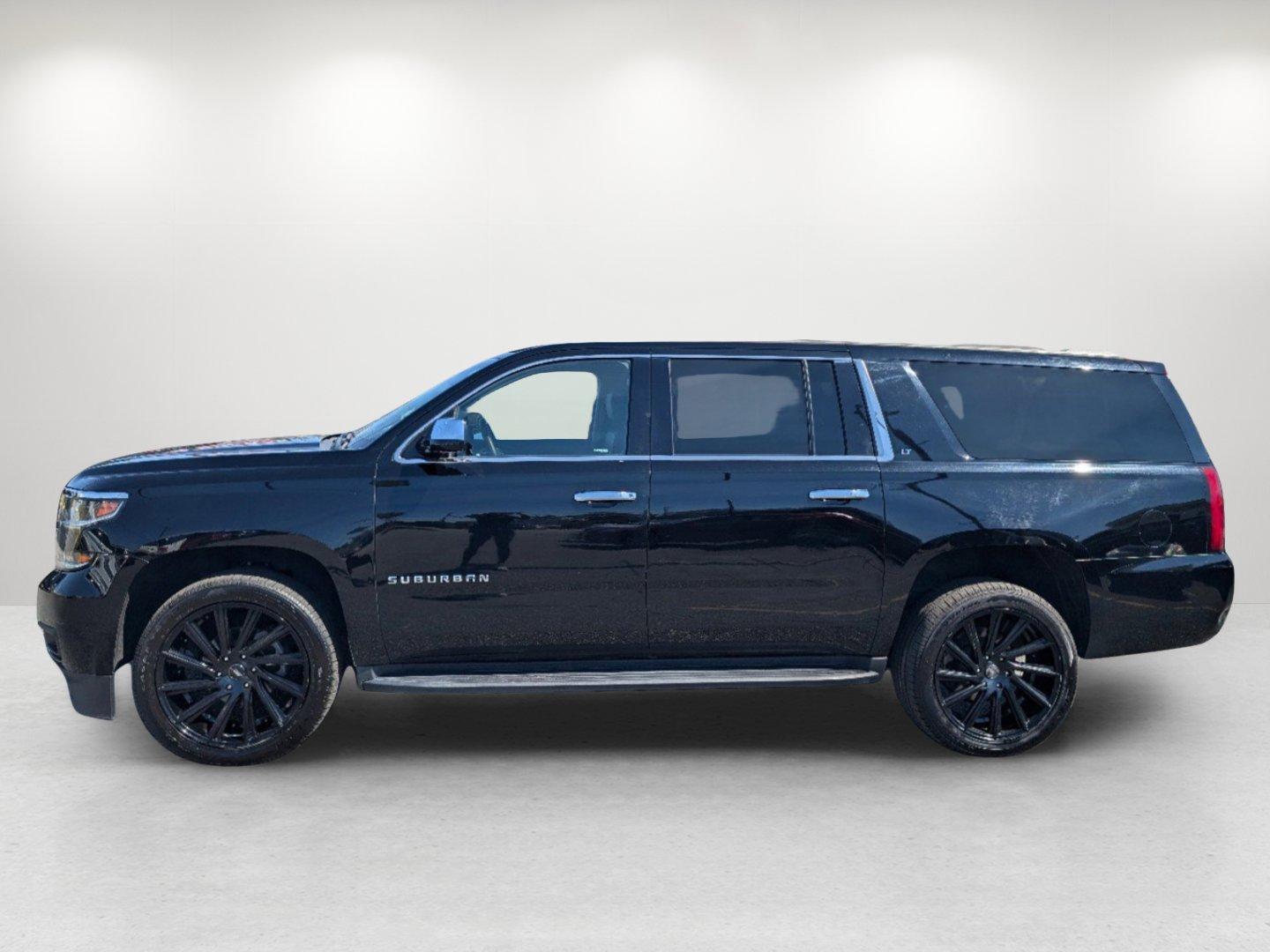 2019 /Cocoa/Dune Chevrolet Suburban LT (1GNSCHKC9KR) with an Gas/Ethanol V8 5.3L/ engine, 6-Speed Automatic transmission, located at 3959 U.S. 80 W, Phenix City, AL, 36870, (334) 297-4885, 32.469296, -85.135185 - 2019 Chevrolet Suburban LT - Photo#7