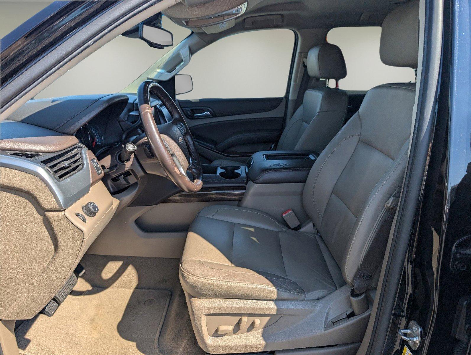 2019 /Cocoa/Dune Chevrolet Suburban LT (1GNSCHKC9KR) with an Gas/Ethanol V8 5.3L/ engine, 6-Speed Automatic transmission, located at 3959 U.S. 80 W, Phenix City, AL, 36870, (334) 297-4885, 32.469296, -85.135185 - 2019 Chevrolet Suburban LT - Photo#9