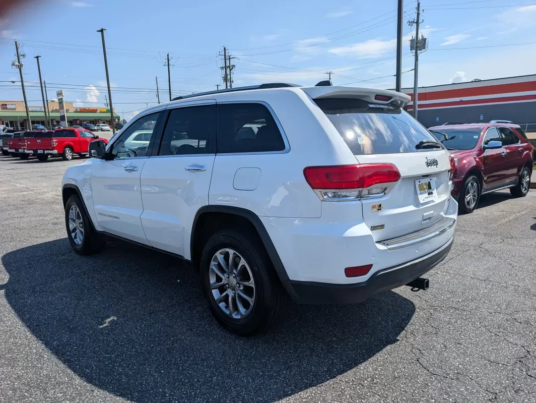 2015 /Lt Frost Beige/Black Jeep Grand Cherokee Limited (1C4RJEBG9FC) with an Other engine, located at 3959 U.S. 80 W, Phenix City, AL, 36870, (334) 297-4885, 32.469296, -85.135185 - **Adventure Awaits with this 2015 Jeep Grand Cherokee Limited!** <br /> <br /> Are you ready to elevate your driving experience? This stunning 2015 Jeep Grand Cherokee Limited is perfect for families, weekend adventurers, or anyone seeking a reliable vehicle for daily commutes. Whether you're naviga - Photo#6