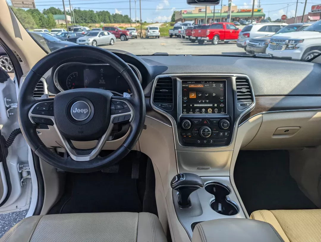 2015 /Lt Frost Beige/Black Jeep Grand Cherokee Limited (1C4RJEBG9FC) with an Other engine, located at 3959 U.S. 80 W, Phenix City, AL, 36870, (334) 297-4885, 32.469296, -85.135185 - **Adventure Awaits with this 2015 Jeep Grand Cherokee Limited!** <br /> <br /> Are you ready to elevate your driving experience? This stunning 2015 Jeep Grand Cherokee Limited is perfect for families, weekend adventurers, or anyone seeking a reliable vehicle for daily commutes. Whether you're naviga - Photo#12