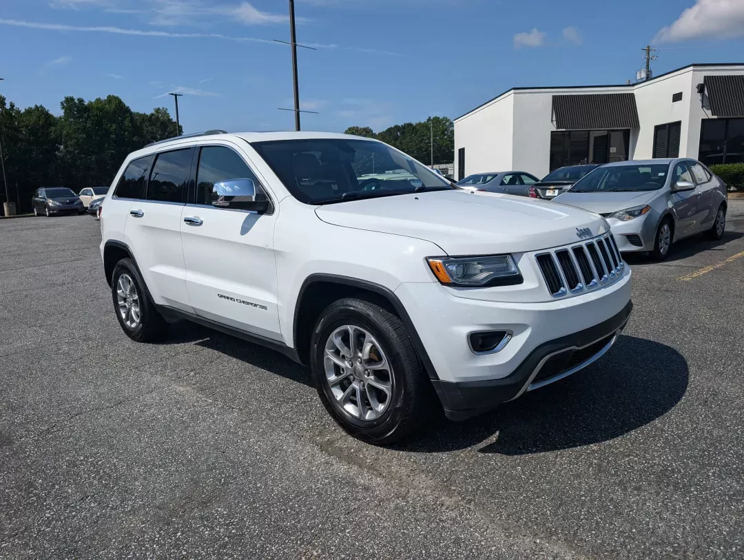 2015 /Lt Frost Beige/Black Jeep Grand Cherokee Limited (1C4RJEBG9FC) with an Other engine, located at 5115 14th Ave., Columbus, GA, 31904, (706) 323-0345, 32.511494, -84.971046 - **Adventure Awaits with this 2015 Jeep Grand Cherokee Limited!** <br /> <br /> Are you ready to elevate your driving experience? This stunning 2015 Jeep Grand Cherokee Limited is perfect for families, weekend adventurers, or anyone seeking a reliable vehicle for daily commutes. Whether you're naviga - Photo#2