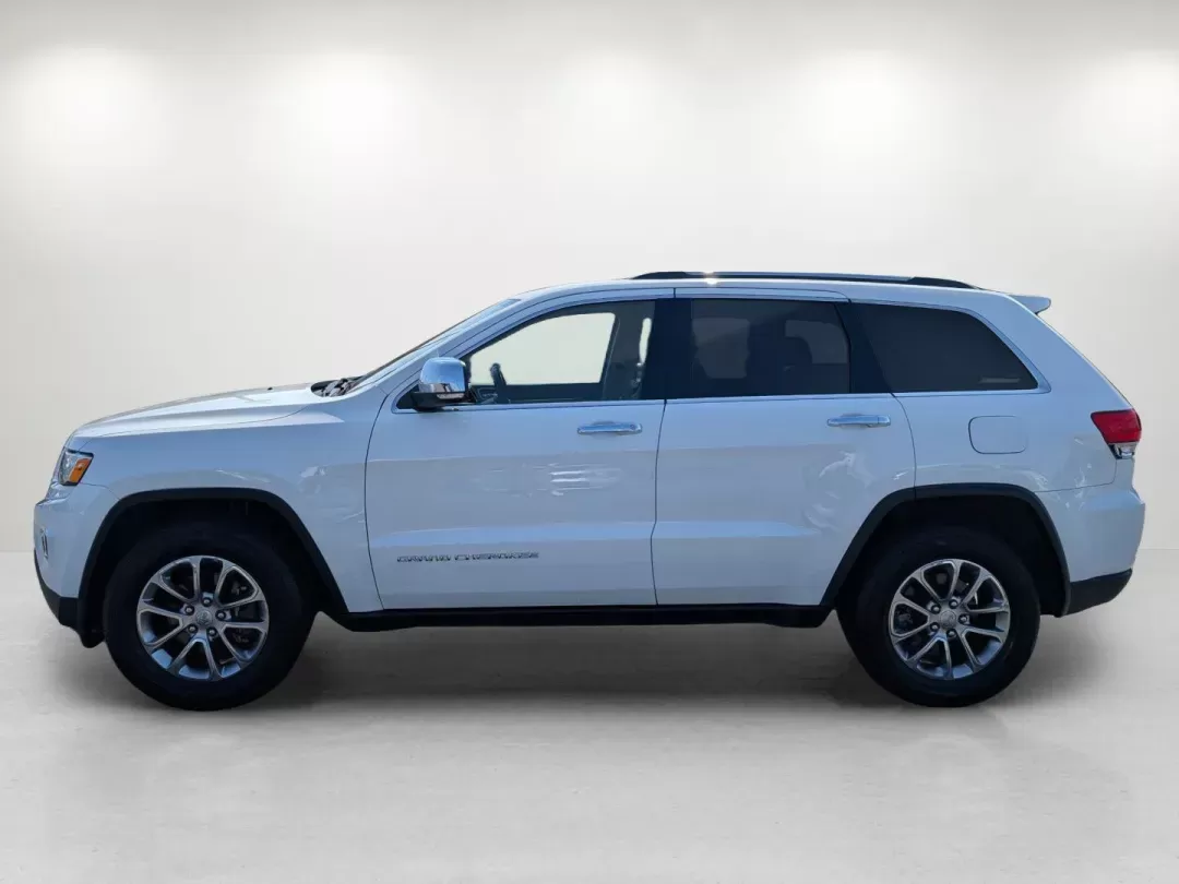 2015 /Lt Frost Beige/Black Jeep Grand Cherokee Limited (1C4RJEBG9FC) with an Other engine, located at 5115 14th Ave., Columbus, GA, 31904, (706) 323-0345, 32.511494, -84.971046 - **Adventure Awaits with this 2015 Jeep Grand Cherokee Limited!** <br /> <br /> Are you ready to elevate your driving experience? This stunning 2015 Jeep Grand Cherokee Limited is perfect for families, weekend adventurers, or anyone seeking a reliable vehicle for daily commutes. Whether you're naviga - Photo#8