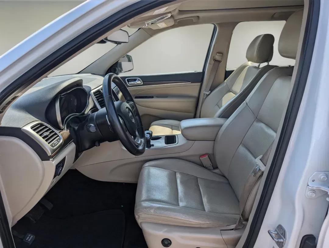 2015 /Lt Frost Beige/Black Jeep Grand Cherokee Limited (1C4RJEBG9FC) with an Other engine, located at 5115 14th Ave., Columbus, GA, 31904, (706) 323-0345, 32.511494, -84.971046 - **Adventure Awaits with this 2015 Jeep Grand Cherokee Limited!** <br /> <br /> Are you ready to elevate your driving experience? This stunning 2015 Jeep Grand Cherokee Limited is perfect for families, weekend adventurers, or anyone seeking a reliable vehicle for daily commutes. Whether you're naviga - Photo#11