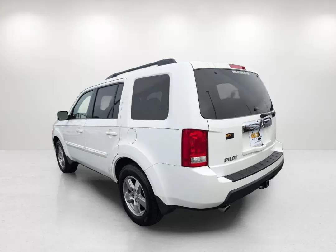 2009 Honda Pilot EX-L (5FNYF385X9B) with an Gas V6 3.5L/212 engine, 5-Speed Automatic w/OD transmission, located at 3959 U.S. 80 W, Phenix City, AL, 36870, (334) 297-4885, 32.469296, -85.135185 - 2009 Honda Pilot EX-L - Photo#6