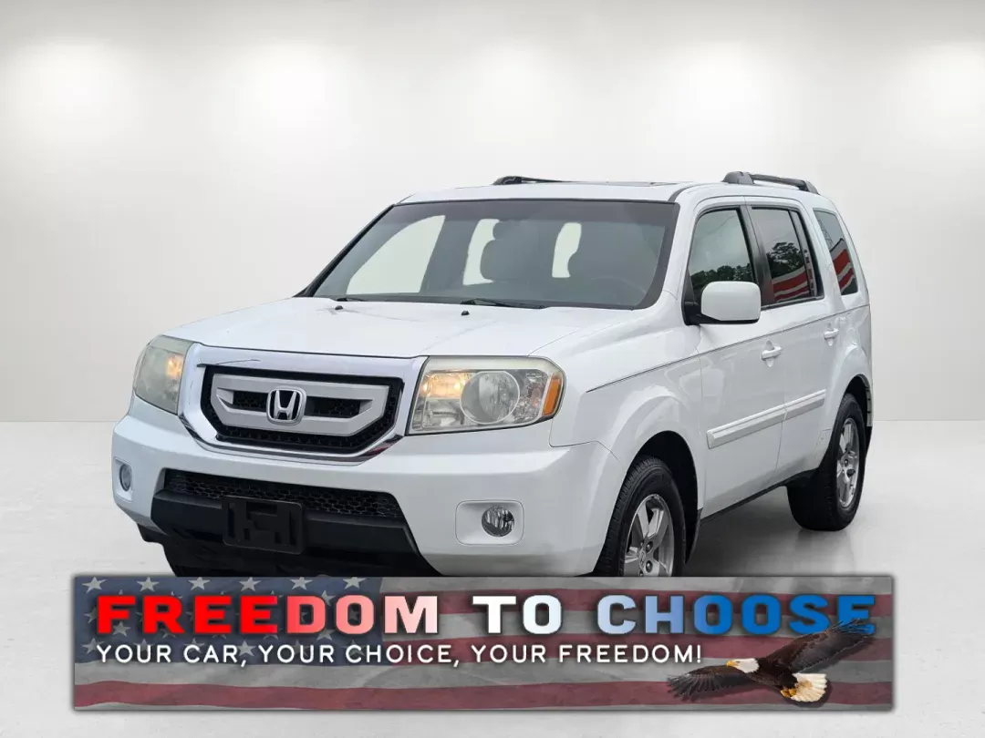 2009 Honda Pilot EX-L (5FNYF385X9B) with an Gas V6 3.5L/212 engine, 5-Speed Automatic w/OD transmission, located at 1430 Gateway Drive, Opelika, AL, 36801, (334) 239-0944, 32.637871, -85.409790 - ### Explore New Adventures with the 2009 Honda Pilot EX-L at Gils Auto - Prattville<br /> <br /> Are you ready to elevate your family outings, weekend adventures, or long commutes? Look no further than the 2009 Honda Pilot EX-L, a versatile SUV that fits seamlessly into the busy lifestyle of today's - Photo#0