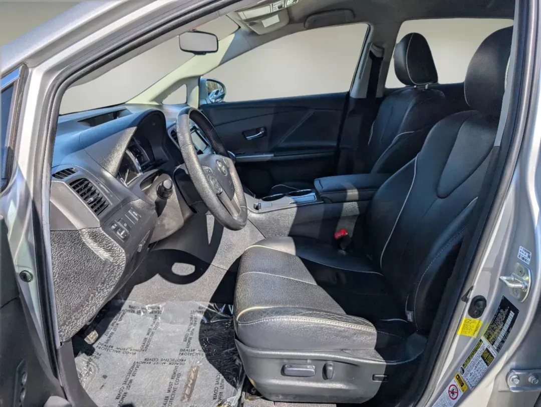 2013 Toyota Venza XLE (4T3ZK3BB5DU) with an Gas V6 3.5L/211 engine, 6-Speed Automatic transmission, located at 3959 U.S. 80 W, Phenix City, AL, 36870, (334) 297-4885, 32.469296, -85.135185 - 2013 Toyota Venza XLE - Photo#9