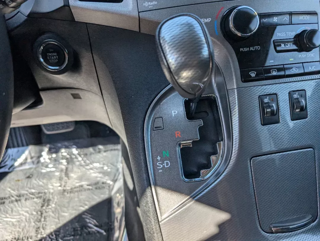 2013 Toyota Venza XLE (4T3ZK3BB5DU) with an Gas V6 3.5L/211 engine, 6-Speed Automatic transmission, located at 3959 U.S. 80 W, Phenix City, AL, 36870, (334) 297-4885, 32.469296, -85.135185 - 2013 Toyota Venza XLE - Photo#13