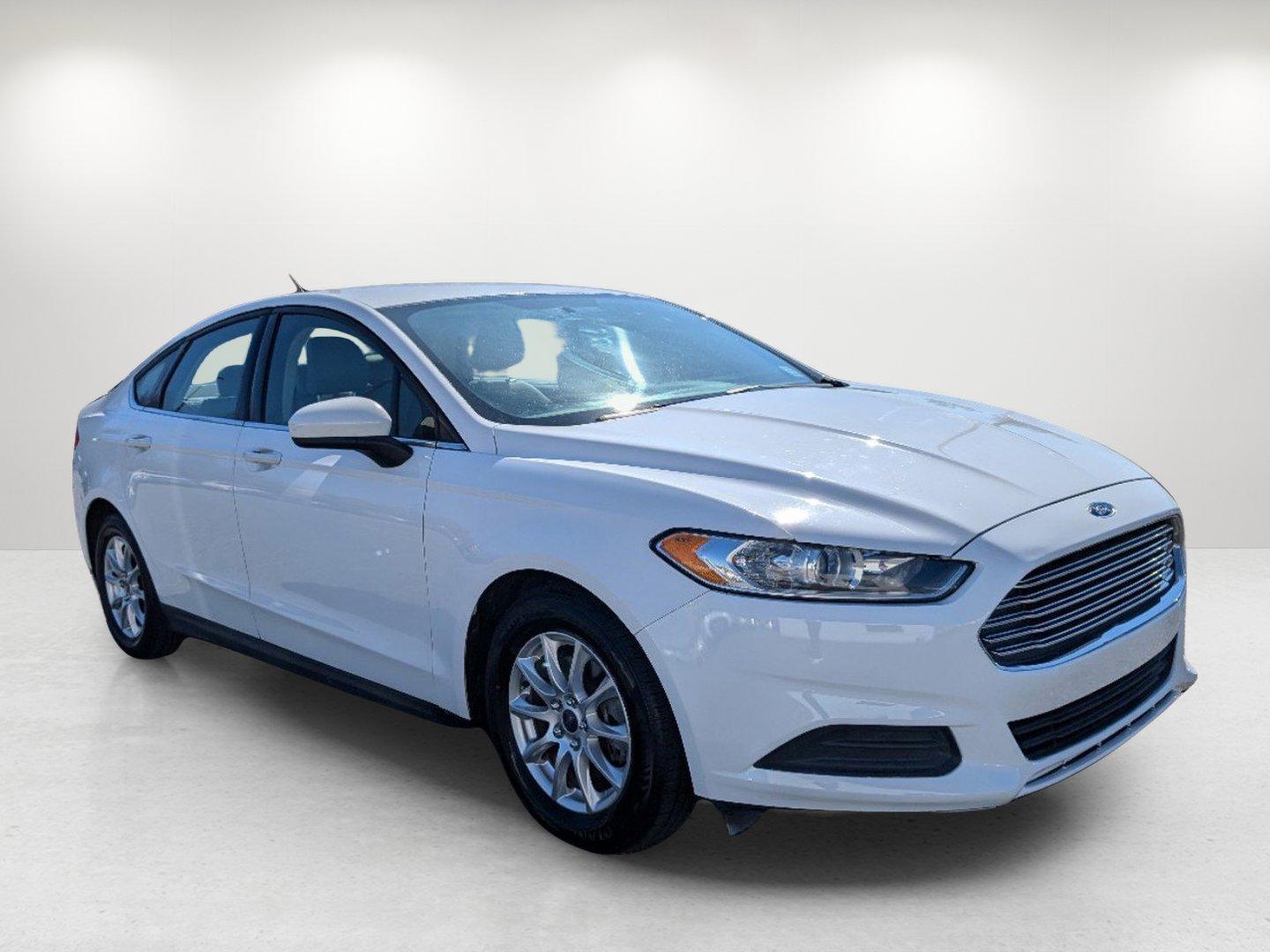 2015 Ford Fusion S (1FA6P0G71F5) with an Regular Unleaded I-4 2.5 L/152 engine, 6-Speed Automatic w/OD transmission, located at 1430 Gateway Drive, Opelika, AL, 36801, (334) 239-0944, 32.637871, -85.409790 - 2015 Ford Fusion S - Photo#2