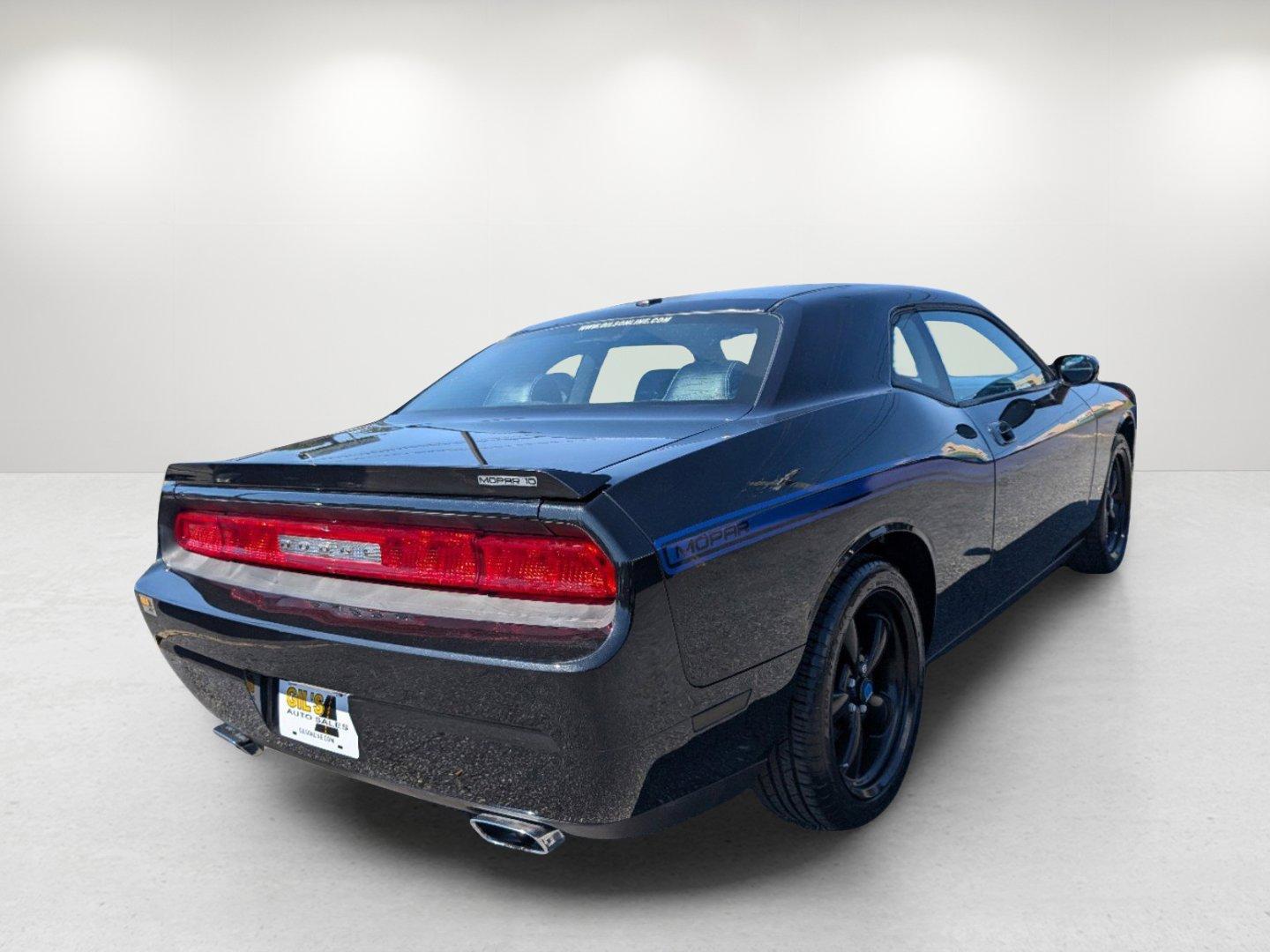 2010 /Dark Slate Gray Dodge Challenger R/T (2B3CJ5DT1AH) with an Gas V8 5.7L/345 engine, 5-Speed Automatic transmission, located at 521 Old Farm Lane Rd, Prattville, AL, 36066, (334) 325-1505, 32.482460, -86.416367 - 2010 Dodge Challenger R/T - Photo#4