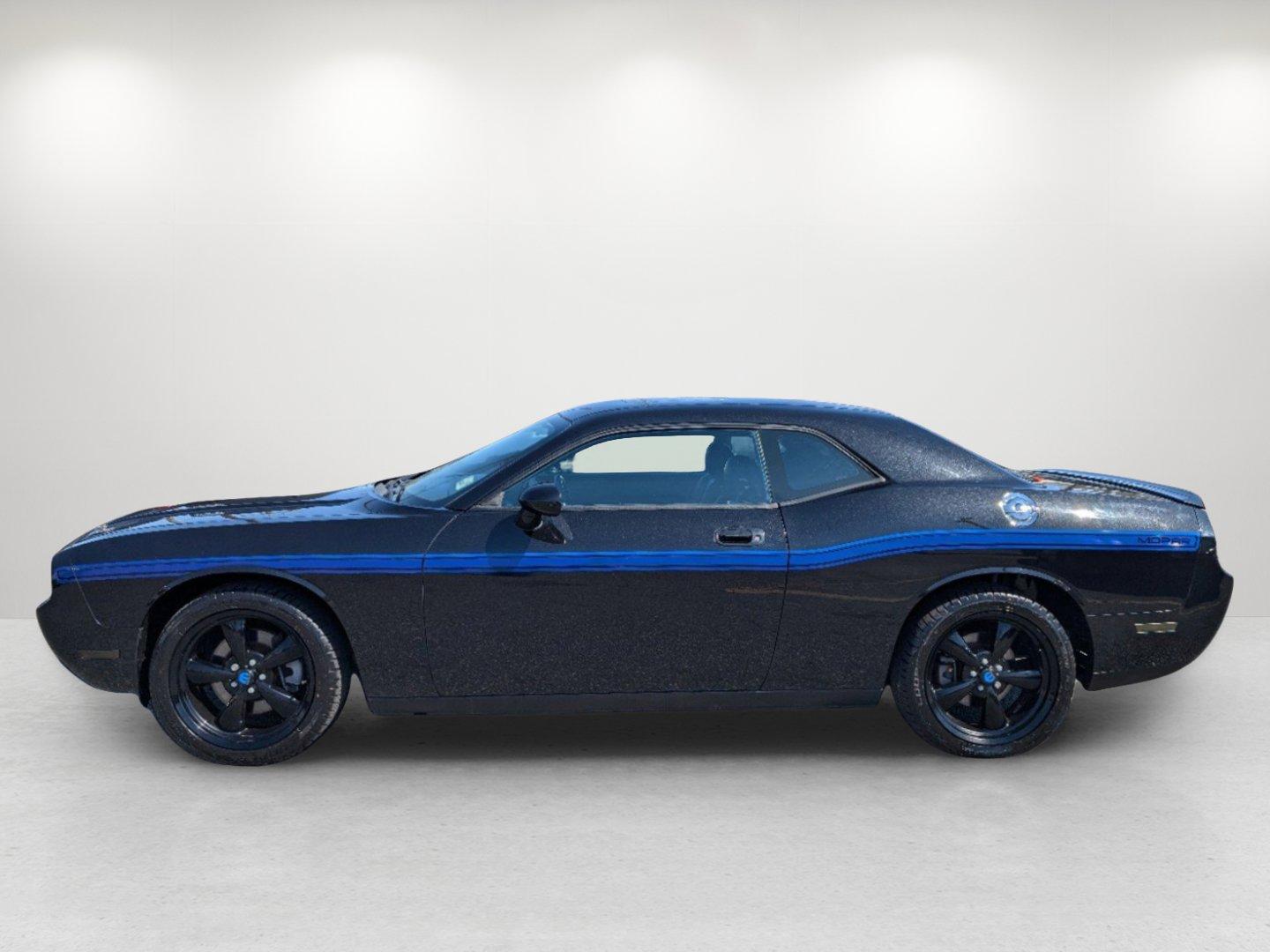 2010 /Dark Slate Gray Dodge Challenger R/T (2B3CJ5DT1AH) with an Gas V8 5.7L/345 engine, 5-Speed Automatic transmission, located at 521 Old Farm Lane Rd, Prattville, AL, 36066, (334) 325-1505, 32.482460, -86.416367 - 2010 Dodge Challenger R/T - Photo#7