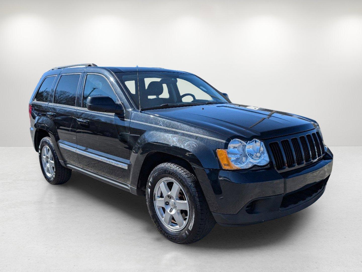 2010 /Dark Slate Gray Jeep Grand Cherokee Laredo (1J4PS4GK1AC) with an Gas V6 3.7L/226 engine, 5-Speed Automatic w/OD transmission, located at 521 Old Farm Lane Rd, Prattville, AL, 36066, (334) 325-1505, 32.482460, -86.416367 - 2010 Jeep Grand Cherokee Laredo - Photo#2