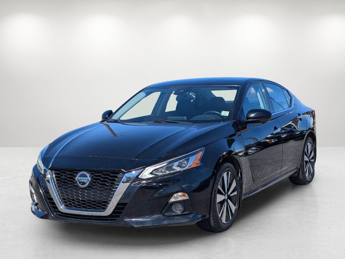 2021 /Charcoal Nissan Altima 2.5 SL (1N4BL4EV1MN) with an Regular Unleaded I-4 2.5 L/152 engine, 1-Speed CVT w/OD transmission, located at 1430 Gateway Drive, Opelika, AL, 36801, (334) 239-0944, 32.637871, -85.409790 - 2021 Nissan Altima 2.5 SL - Photo#0