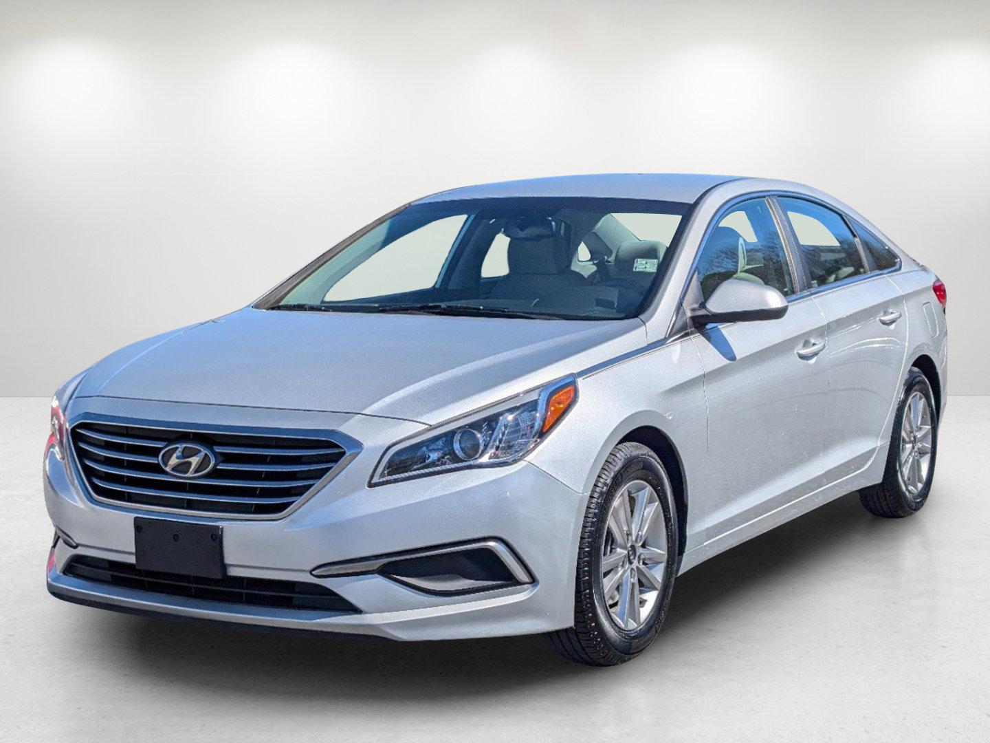 2016 /Gray Hyundai Sonata 2.4L SE (5NPE24AFXGH) with an Regular Unleaded I-4 2.4 L/144 engine, 6-Speed Automatic w/OD transmission, located at 804 22nd Ave, Phenix City, AL, 36870, (334) 297-1860, 32.484749, -85.024475 - 2016 Hyundai Sonata 2.4L SE - Photo#0