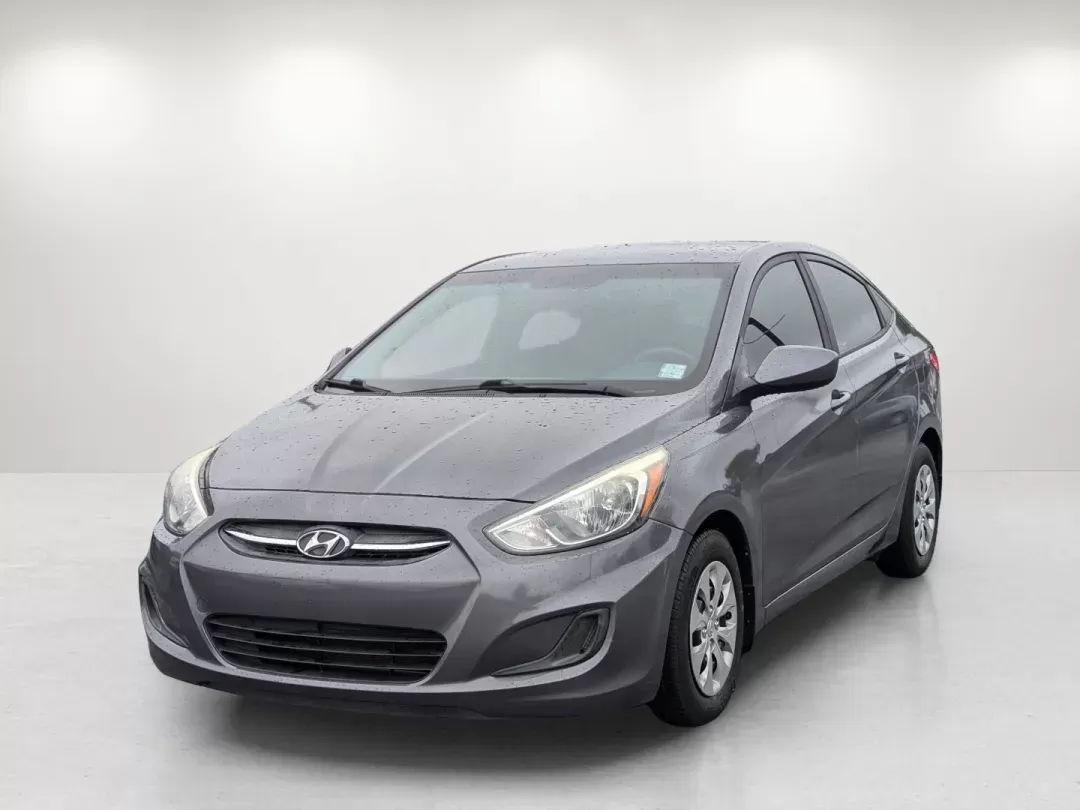 2016 /Gray Hyundai Accent SE (KMHCT4AE2GU) with an Regular Unleaded I-4 1.6 L/97 engine, 6-Speed Automatic w/OD transmission, located at 1430 Gateway Drive, Opelika, AL, 36801, (334) 239-0944, 32.637871, -85.409790 - 2016 Hyundai Accent SE - Photo#0
