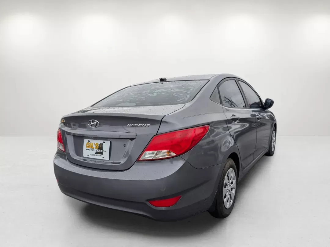 2016 /Gray Hyundai Accent SE (KMHCT4AE2GU) with an Regular Unleaded I-4 1.6 L/97 engine, 6-Speed Automatic w/OD transmission, located at 1430 Gateway Drive, Opelika, AL, 36801, (334) 239-0944, 32.637871, -85.409790 - 2016 Hyundai Accent SE - Photo#4