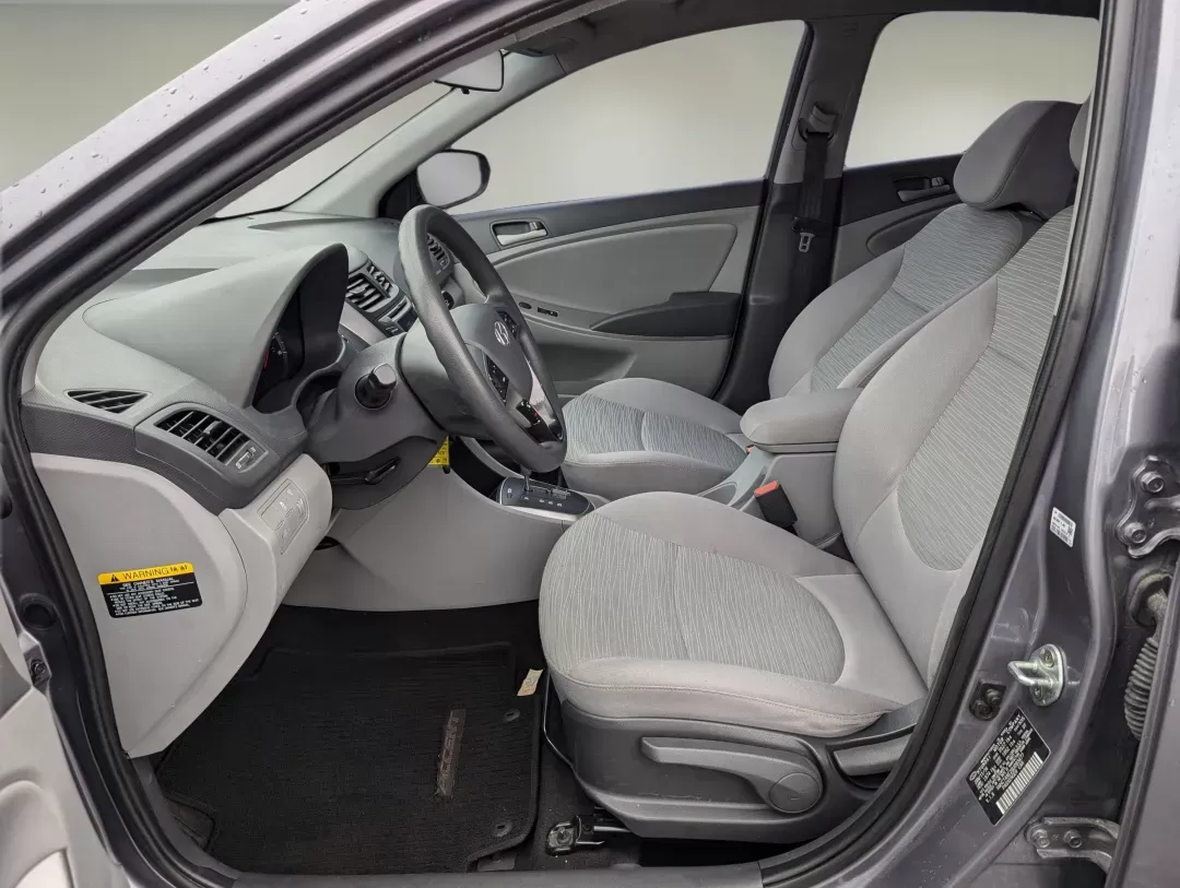 2016 /Gray Hyundai Accent SE (KMHCT4AE2GU) with an Regular Unleaded I-4 1.6 L/97 engine, 6-Speed Automatic w/OD transmission, located at 1430 Gateway Drive, Opelika, AL, 36801, (334) 239-0944, 32.637871, -85.409790 - 2016 Hyundai Accent SE - Photo#9