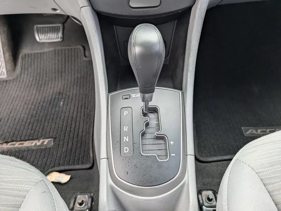 2016 /Gray Hyundai Accent SE (KMHCT4AE2GU) with an Regular Unleaded I-4 1.6 L/97 engine, 6-Speed Automatic w/OD transmission, located at 1430 Gateway Drive, Opelika, AL, 36801, (334) 239-0944, 32.637871, -85.409790 - 2016 Hyundai Accent SE - Photo#13