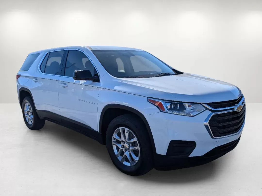 2020 /Jet Black Chevrolet Traverse LS (1GNERFKWXLJ) with an Gas V6 3.6L/217 engine, 9-Speed Automatic transmission, located at 5115 14th Ave., Columbus, GA, 31904, (706) 323-0345, 32.511494, -84.971046 - 2020 Chevrolet Traverse LS - Photo#3
