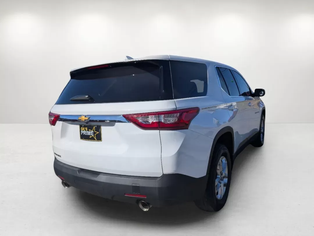 2020 /Jet Black Chevrolet Traverse LS (1GNERFKWXLJ) with an Gas V6 3.6L/217 engine, 9-Speed Automatic transmission, located at 5115 14th Ave., Columbus, GA, 31904, (706) 323-0345, 32.511494, -84.971046 - 2020 Chevrolet Traverse LS - Photo#5